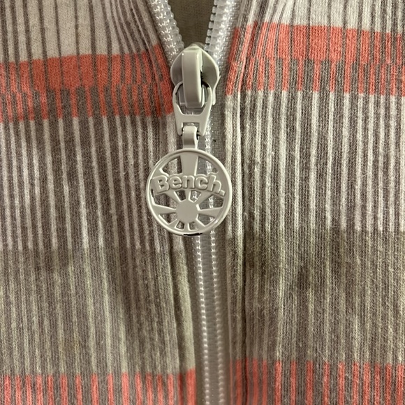 Bench Sweater - small - Picture 3 of 7